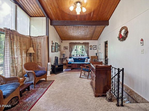 2nd image of 2130 Fawn Ln