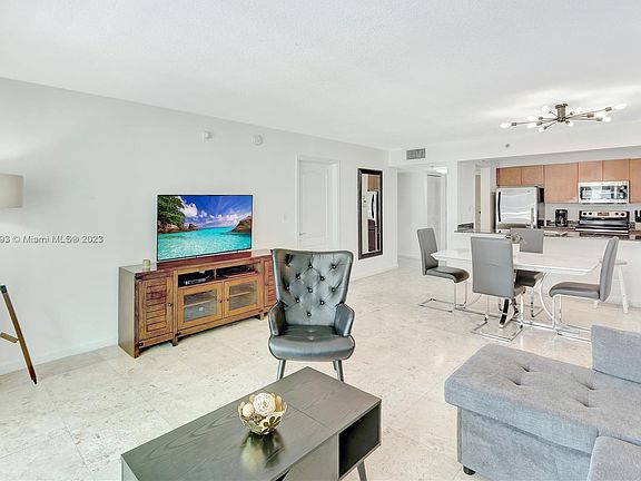 5th image of 1200 Brickell Bay Dr APT 3906