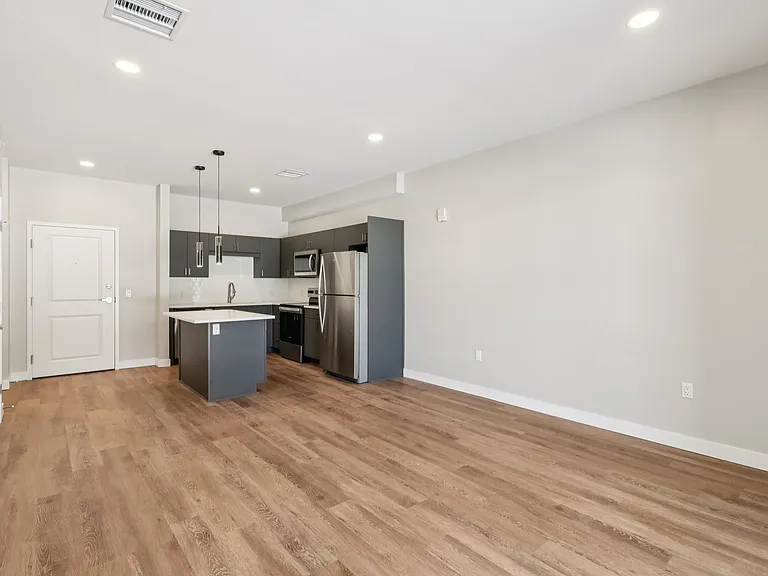 Berkshire Apartments — Photo 21