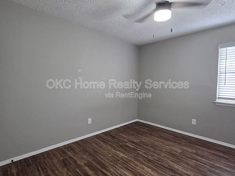 6713 Lyrewood Ln — Photo 11