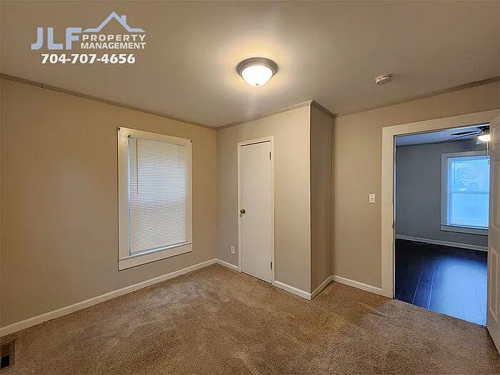 507 S Vance St — Photo 11