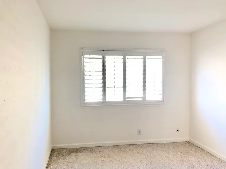 2458 W Bayshore Rd #7 — Photo 8