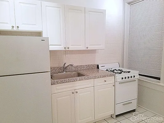 Rented by City Connections Realty | media 32