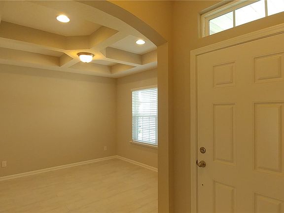 3rd image of 79251 Plummer Creek Dr