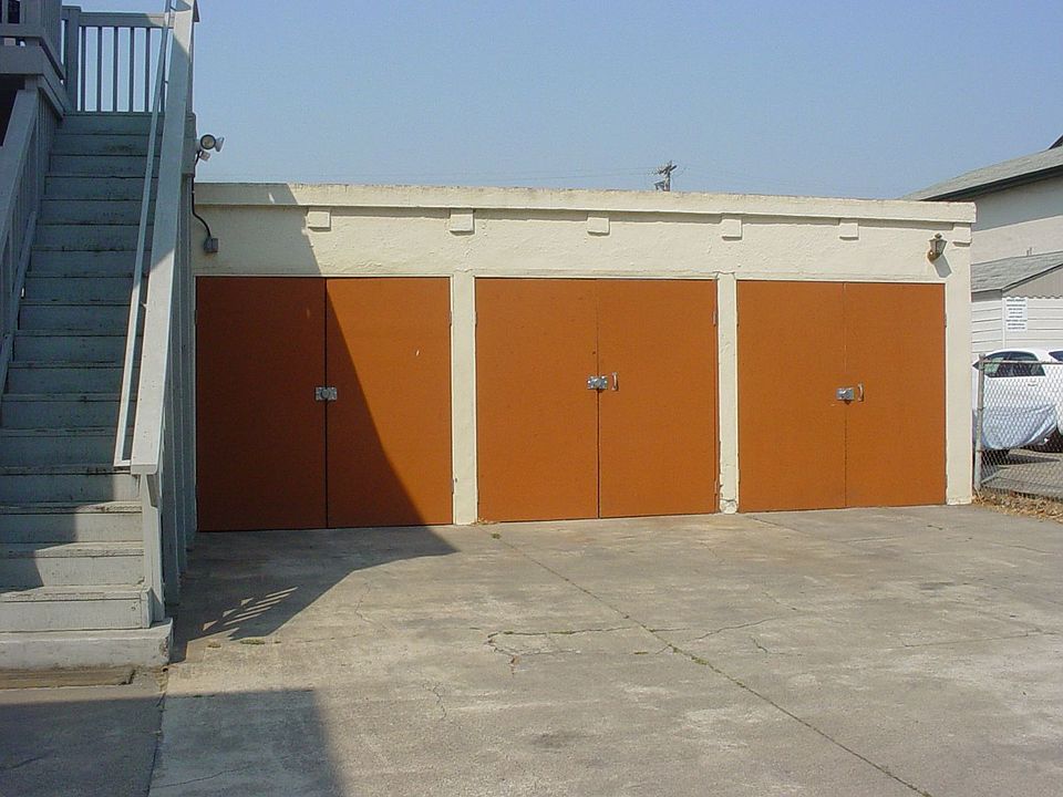 Garage for 3 units