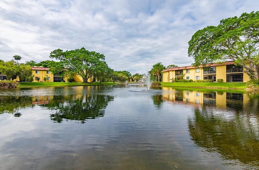 1st image of 906 SW 9th Street Circle #204