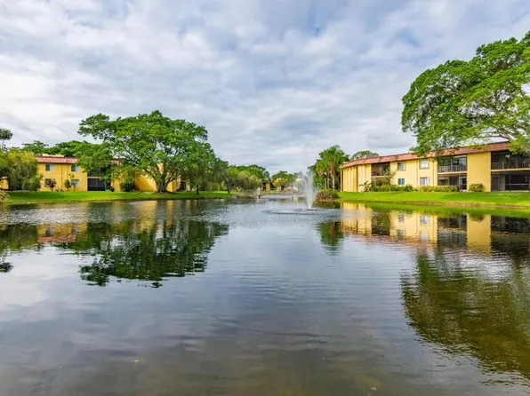 906 SW 9th Street Circle #204, Boca Raton, FL 33486