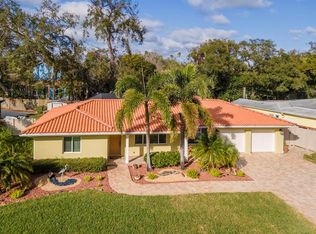 220 Garden Cir S, Dunedin, FL 34698