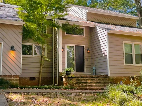 410 Camelot Dr, Simpsonville, SC 29681