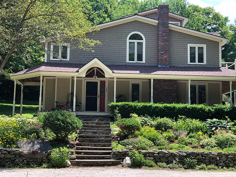 385 Partridge Hl #HOUSE — Photo 2