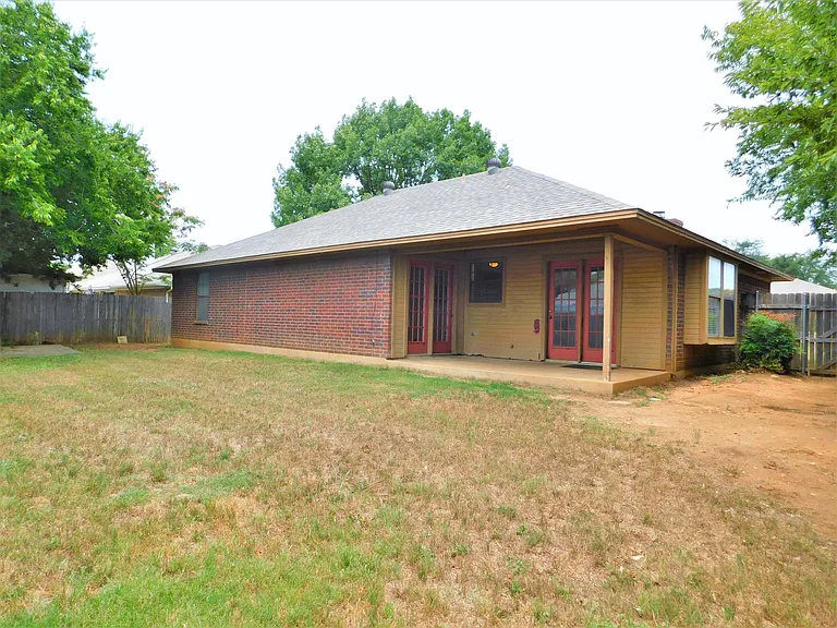 3008 Anysa Ln — Photo 22
