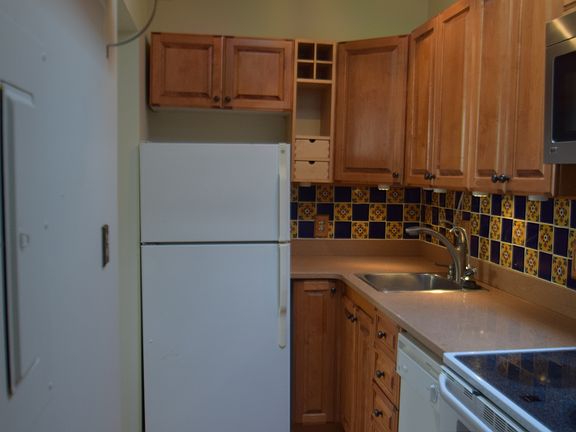 Alley Kitchen