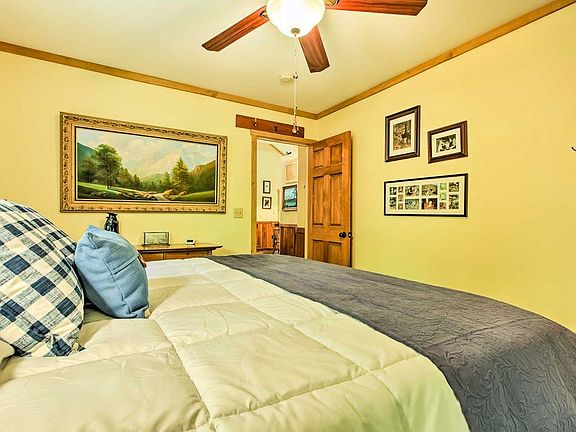 12th image of this home