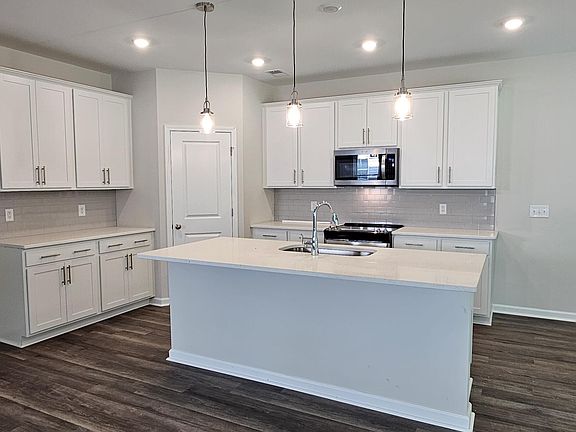 5th image of 57 Whispering Oaks Circle