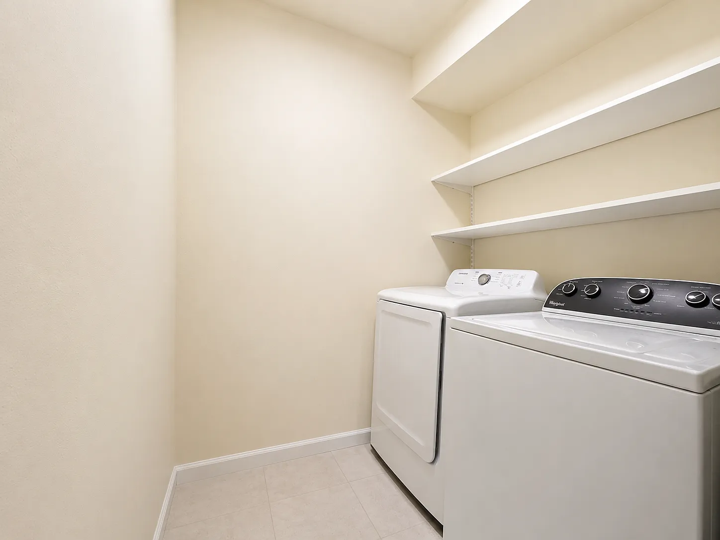1 bed, 772 sqft, $2,300 — Photo 3