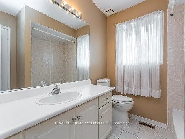 39 Florentine Cres — Photo 10