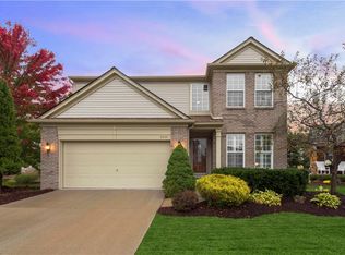 9059 Wynford Ln, Olmsted Falls, OH 44138