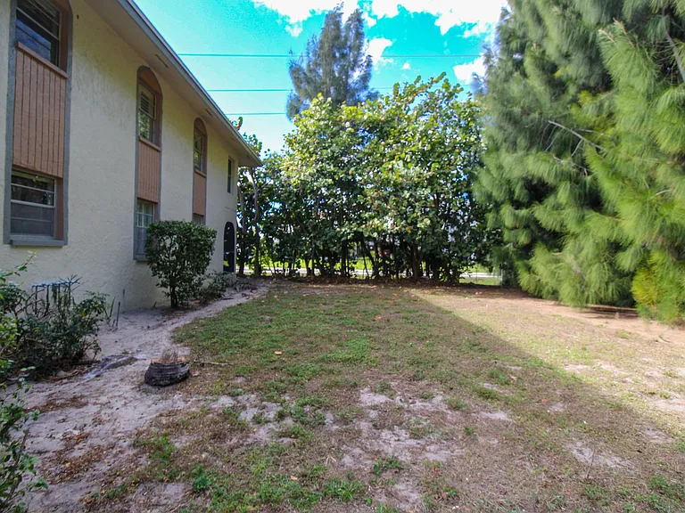 4300 Gulfstream Dr #2D — Photo 29