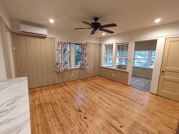 2nd image of 411 S Lake Ave