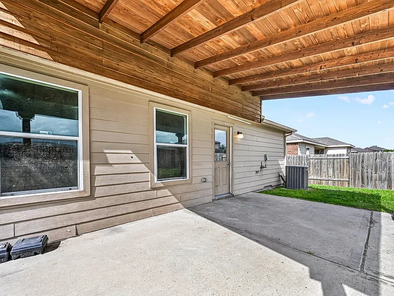 204 Lamont Rd — Photo 25