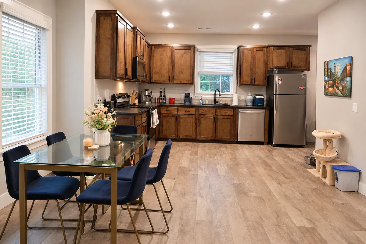 3 bed, 2.5 bath, 1485 sqft, $2,300 — Photo 2