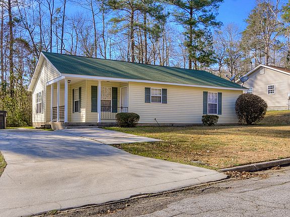 2nd image of 2415 Luxembourg Dr