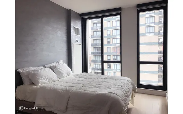 Rented by Douglas Elliman | media 16