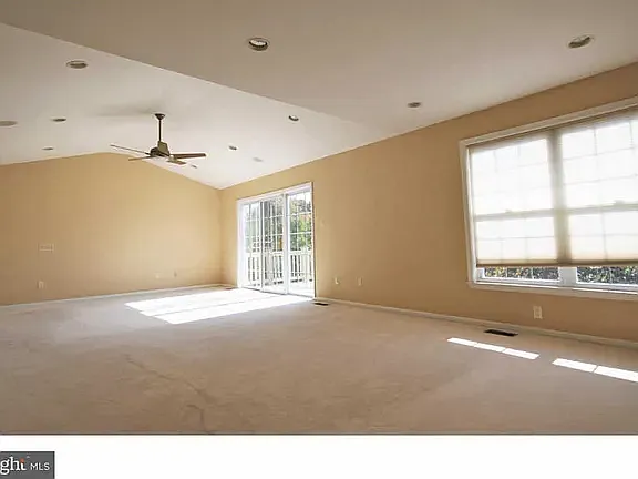 1006 Glendevon Dr — Photo 26
