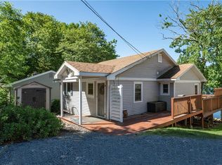 39 E Shore Dr, Exeter, RI 02822