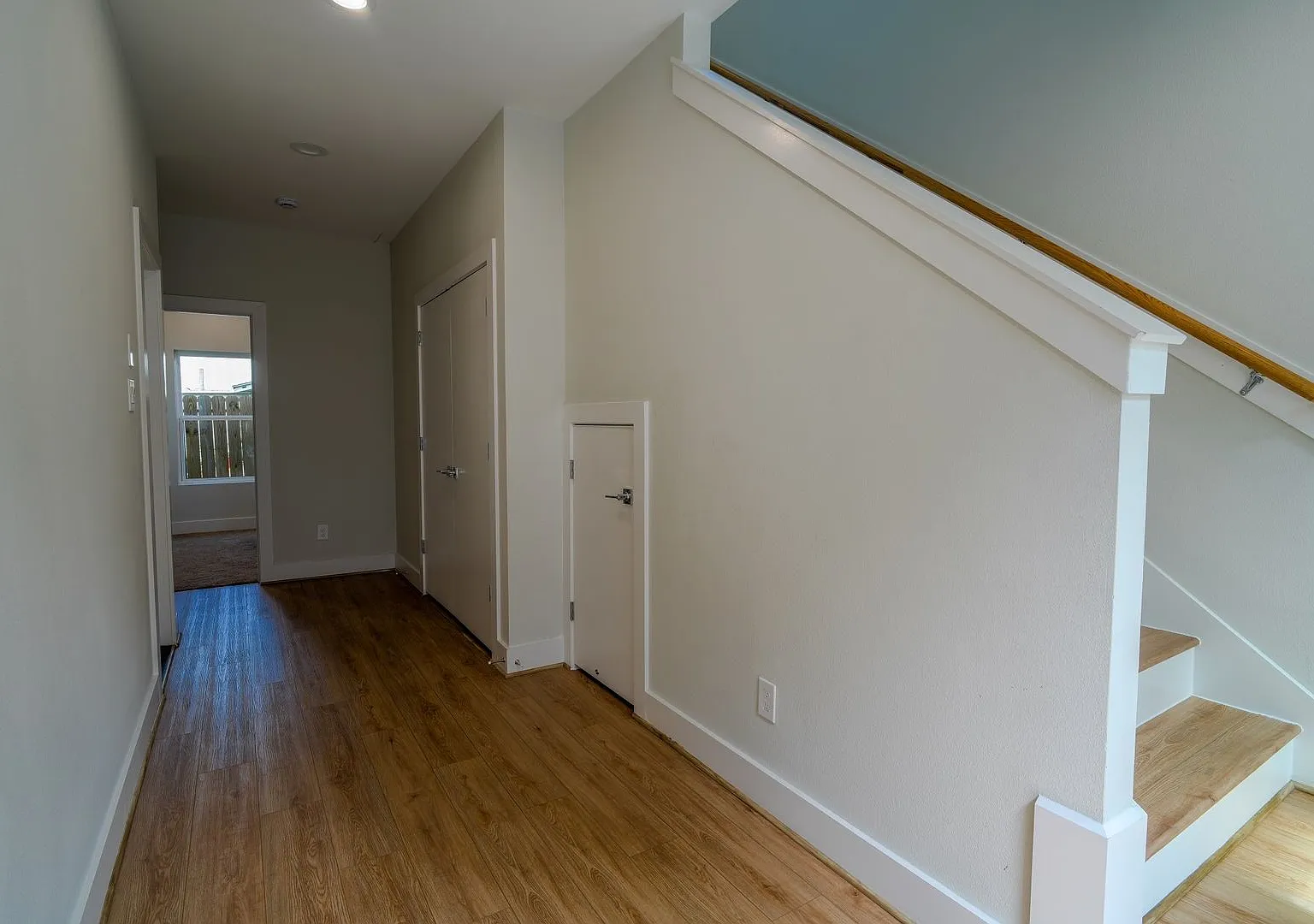 Modern Comfort in a Prime Location — Photo 3
