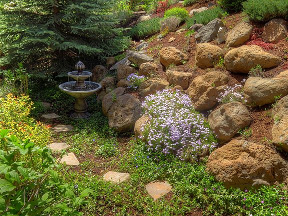  intimate sitting areas