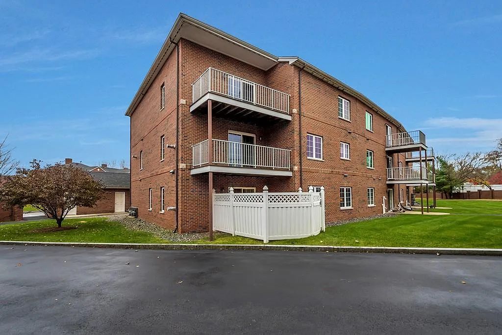 2 bed, 1236 sqft, $3,800 — Photo 2