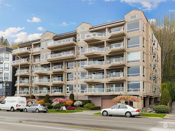 3rd image of 1550 Alki Avenue SW #301