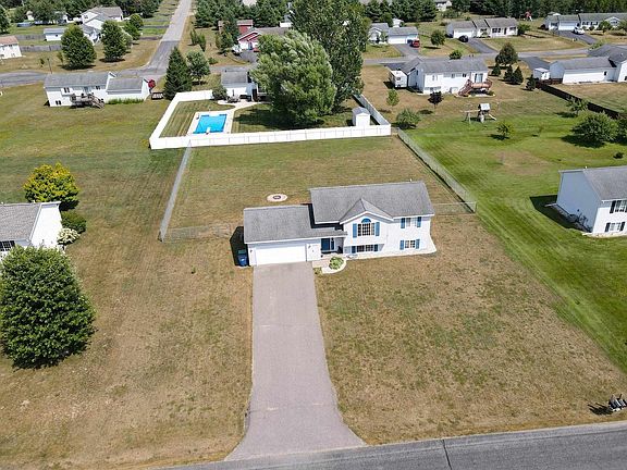 3rd image of 2276 CRYSTAL VIEW DRIVE