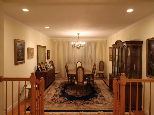 920 East 17 Apt image 1 of 9