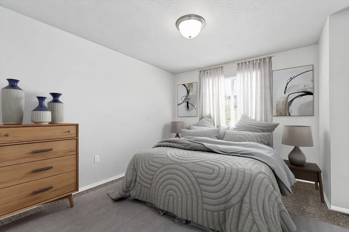 Creekside Apartments — Photo 3