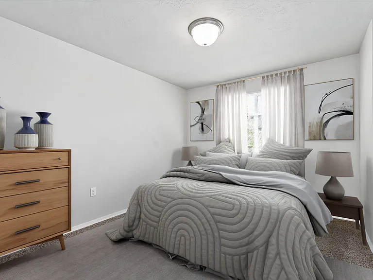 Creekside Apartments — Photo 3