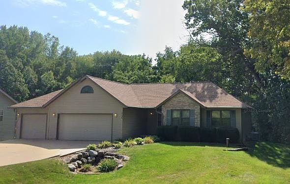 1st image of 2735 River Dr