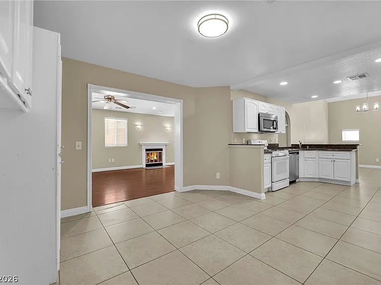 756 Charwood Cir — Photo 17