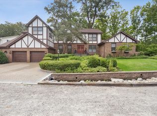 1330 Maple Ave, Downers Grove, IL 60515