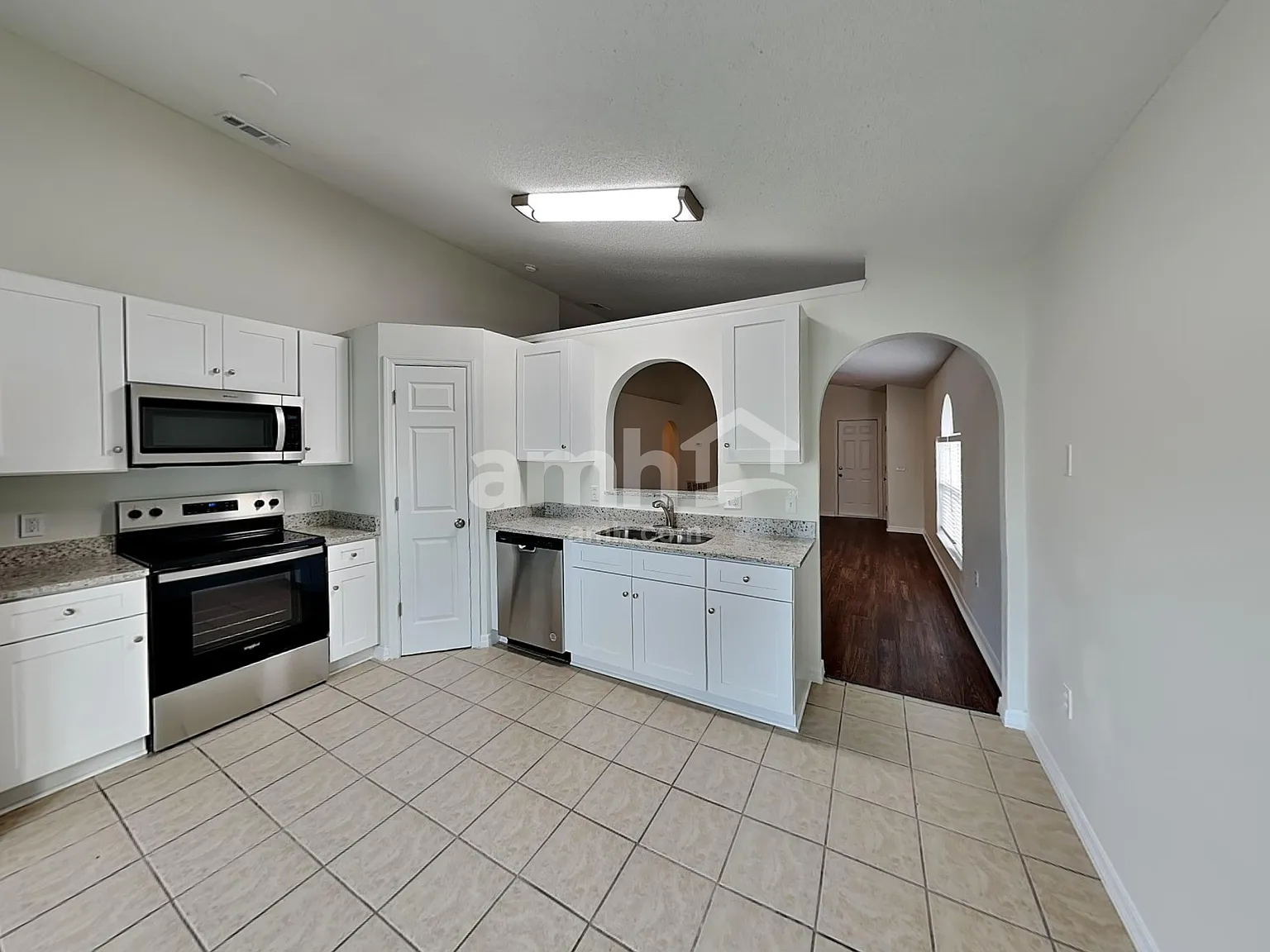 3 bed, 2.0 bath, 1273 sqft, $2,260 — Photo 4