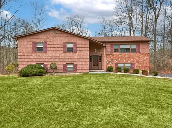 74 Edgewood Rd, Ossining, NY 10562