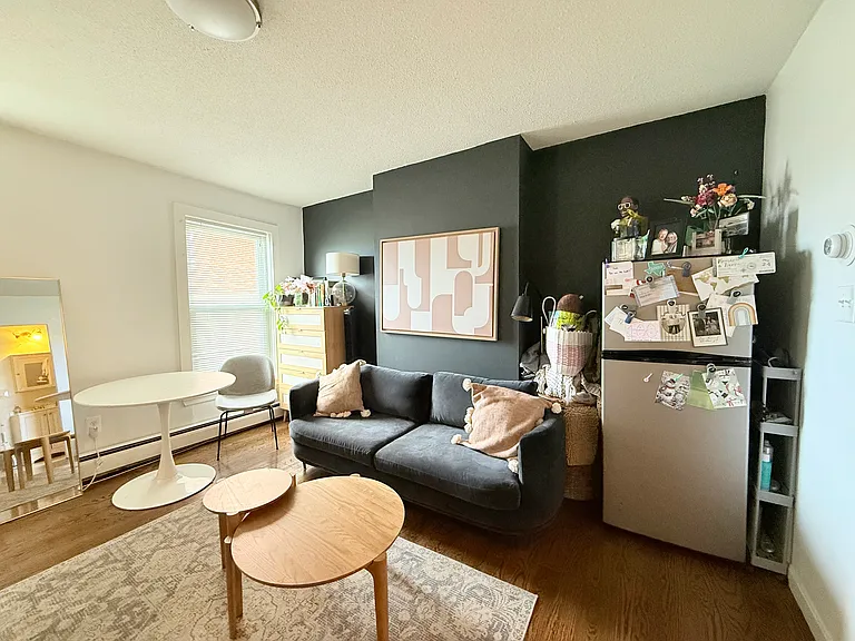 538 E Broadway #8 — Photo 1
