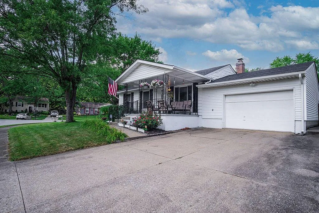 250 Mistletoe Ct photo 1
