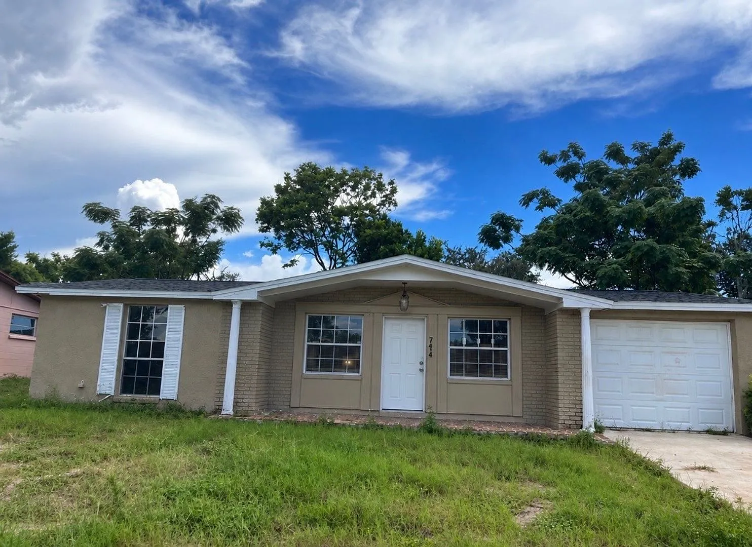 2 bedroom / 1.5 bath available now — Photo 1