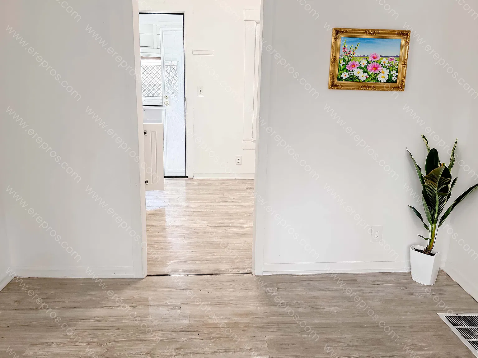 4 bed, 1066 sqft, $1,500 — Photo 2