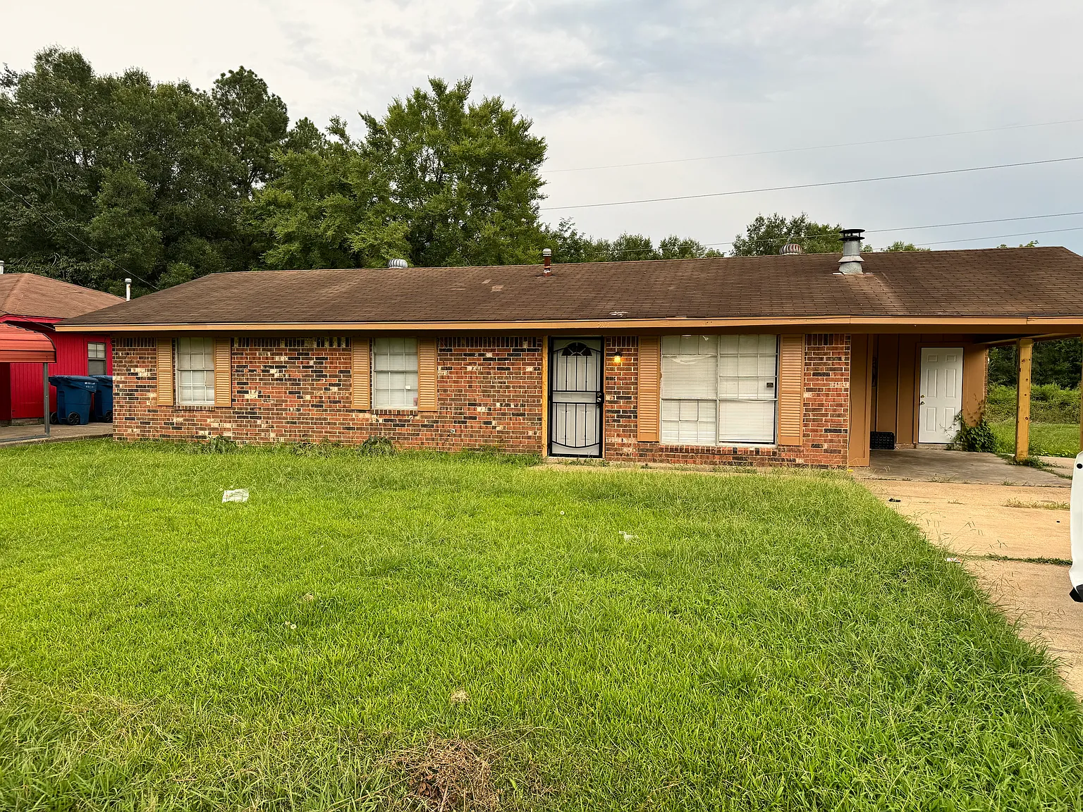 3 bed, 1200 sqft, $900 — Photo 2