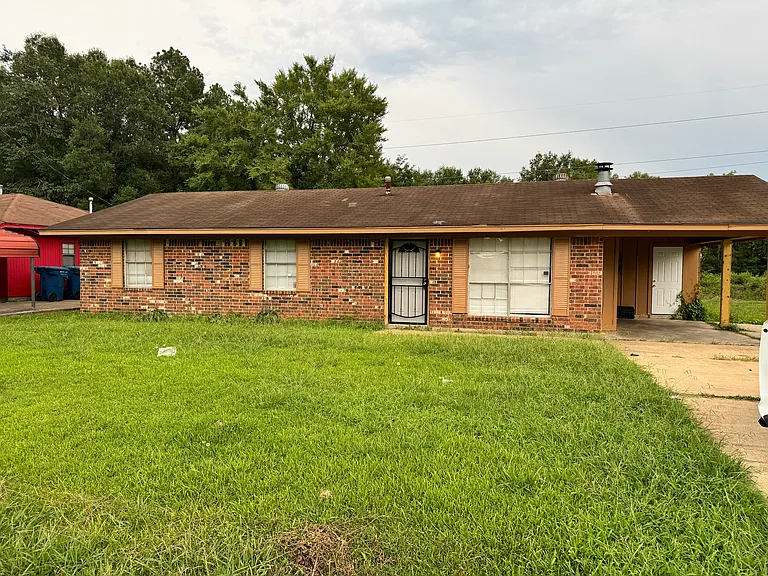 307 Greenwood Dr — Photo 2