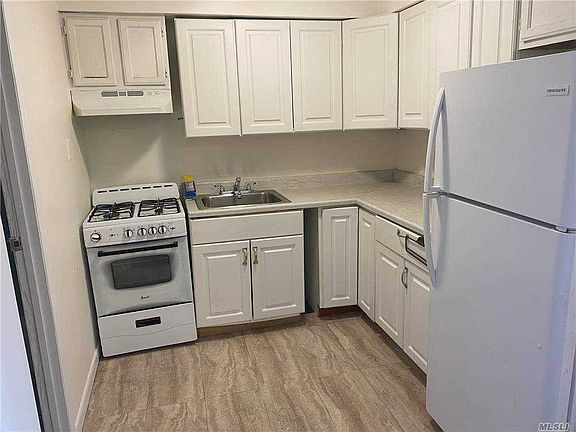 5th image of 3238 104th St #3