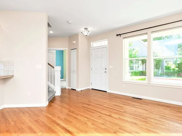 23905 33rd Dr SE — Photo 3